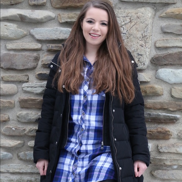 Follow me on Instagram!💙 - Picture 2 of 2